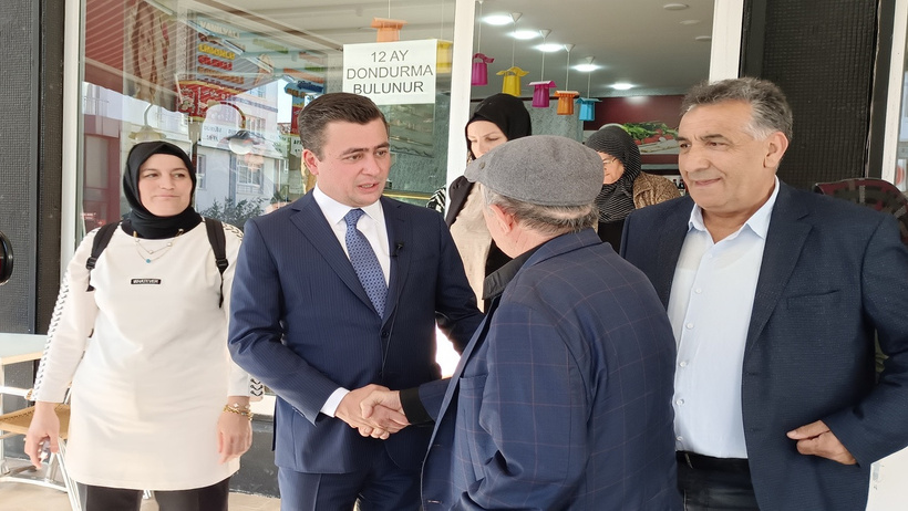 AK Parti Ankara Milletvekili Gökçek, Şentepe’de esnaf ve vatandaşların sorunlarını dinledi